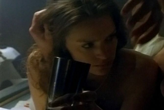 Голая Елена из Кухни фото 3