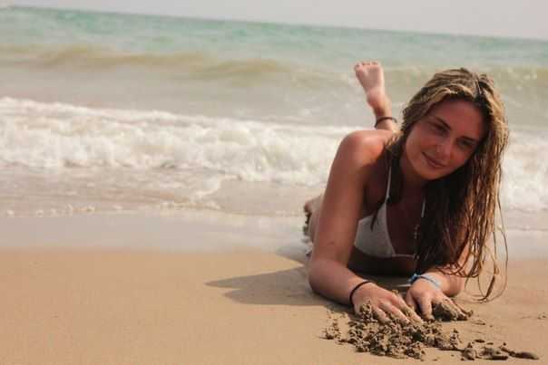 Голая Агата Муцениеце фото 16