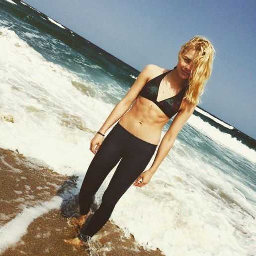 Голая Арина из Физрука фото 11