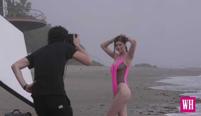 Голая Александра Даддарио фото 15