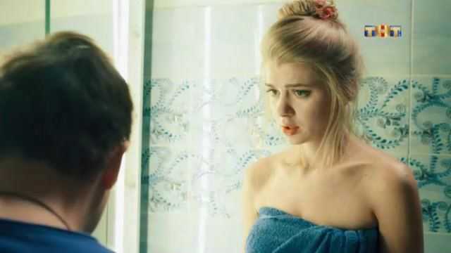 Голая Катя из СашаТаня фото 1