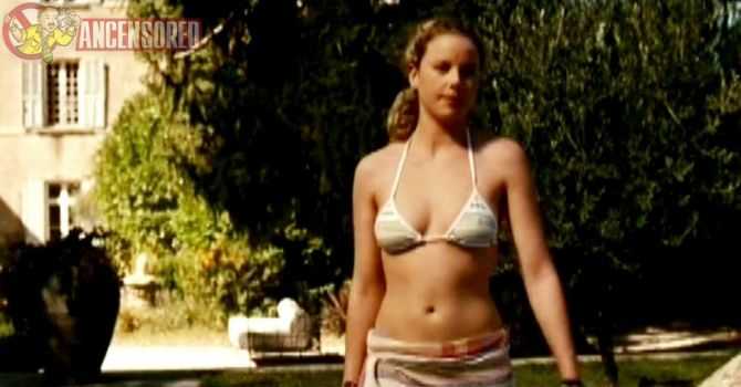 Голая Эбби Корниш фото 5