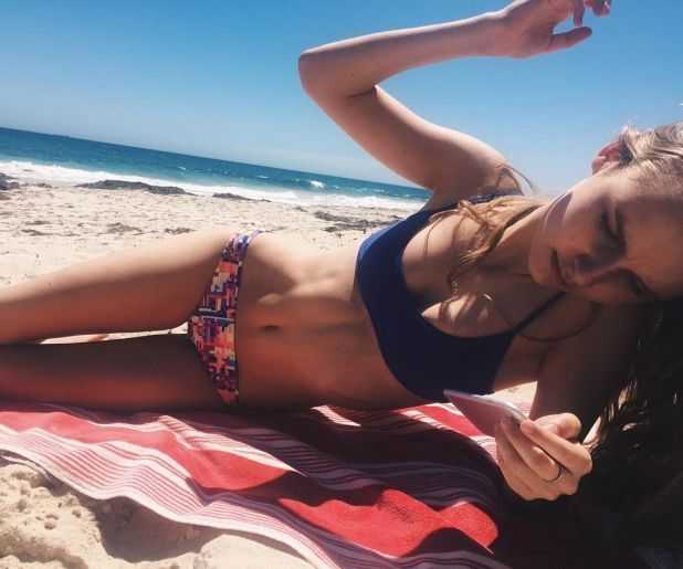 Голая Оливия Деджонг фото 2