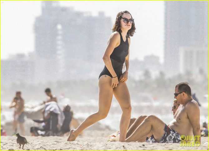 Голая Дэйзи Ридли фото 10