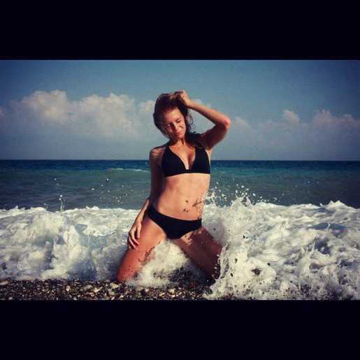 Голая Полина Гухман фото 4