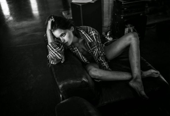 Голая Эбби Ли фото 12