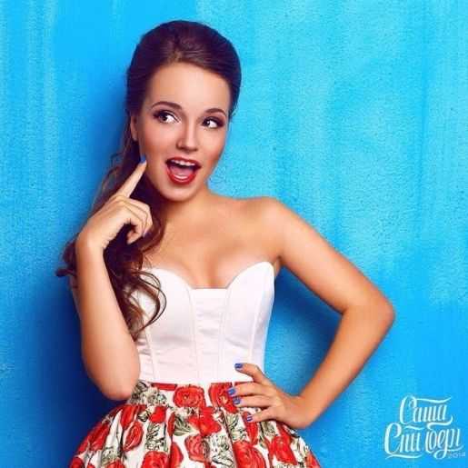 Голая Саша Спилберг фото 8