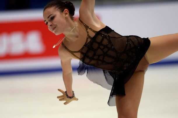 Голая Аделина Сотникова фото 2