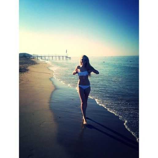 Голая Анастасия Зенкович фото 7