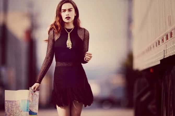 Голая Эмилия Кларк фото 13