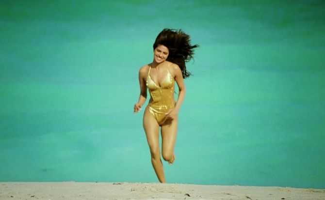 Голая Приянка Чопра фото 30