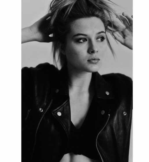 Голая Полина Шенаева фото 3