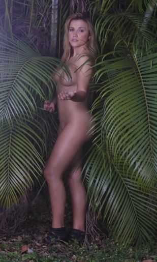 Голая Дженни Скордамаглия фото 2