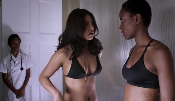 Голая Приянка Чопра фото 5