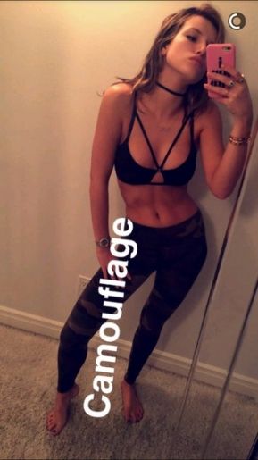 Голая Белла Торн фото 20