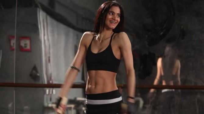 Голая София Бутелла фото 13