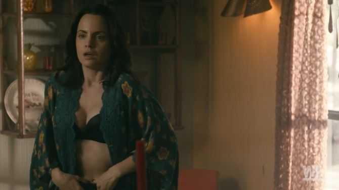 Голая Мина Сувари фото 13