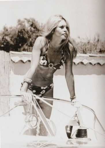 Голая Бриджит Бардо фото 36