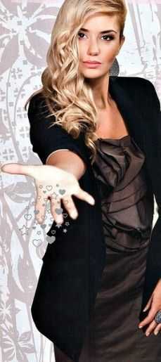 Голая Агата Муцениеце фото 5