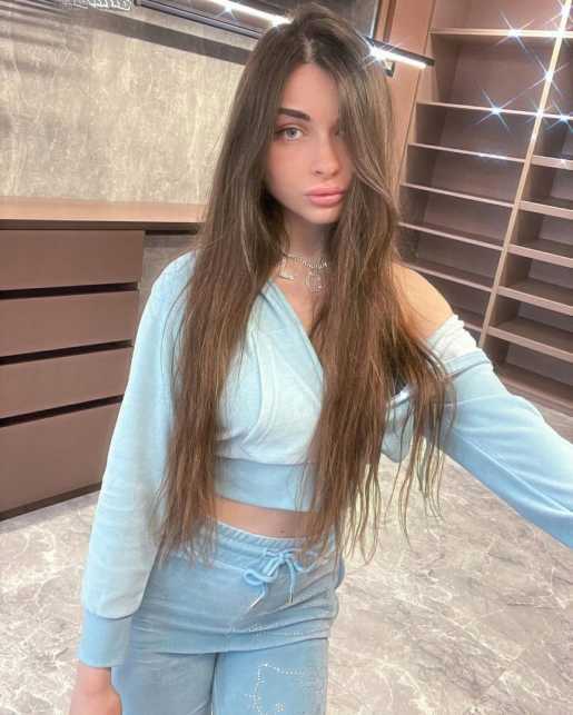 Голая Аринян фото 20