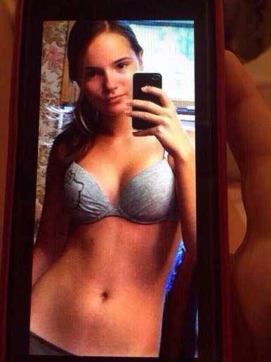 Голая Саша Спилберг фото 1