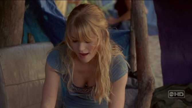 Голая Эмили Де Рэвин фото 14