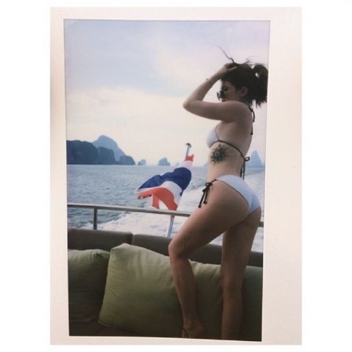 Голая Кайли Дженнер фото 7