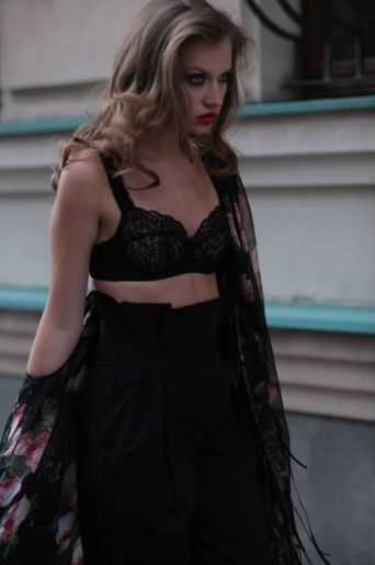 Голая Ника из Универа фото 4