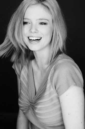 Голая Меган Хилл фото 5