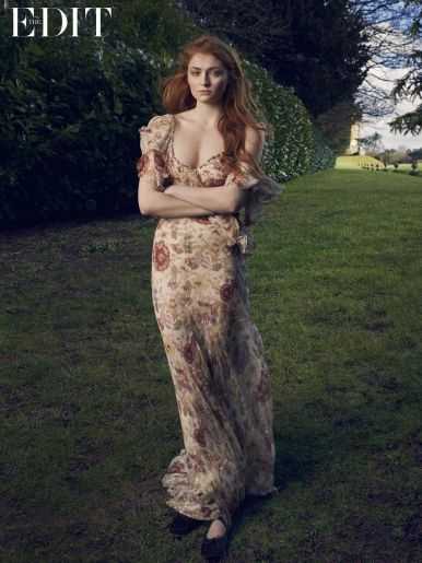 Голая Софи Тернер фото 15