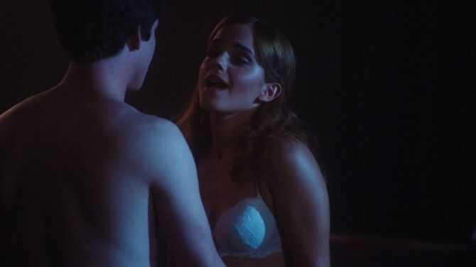 Голая Эмма Вотсон фото 9