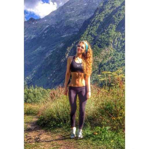 Голая Анастасия Зенкович фото 4