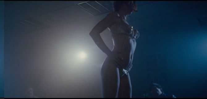 Голая Эми Адамс фото 11