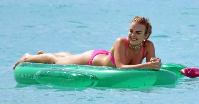 Голая Талия Сторм фото 10