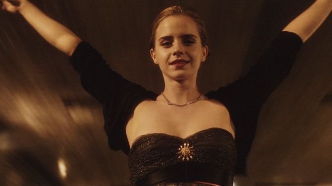 Голая Эмма Уотсон фото 22