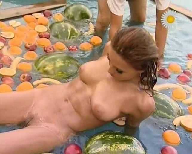 Голая Алина Артц фото 2