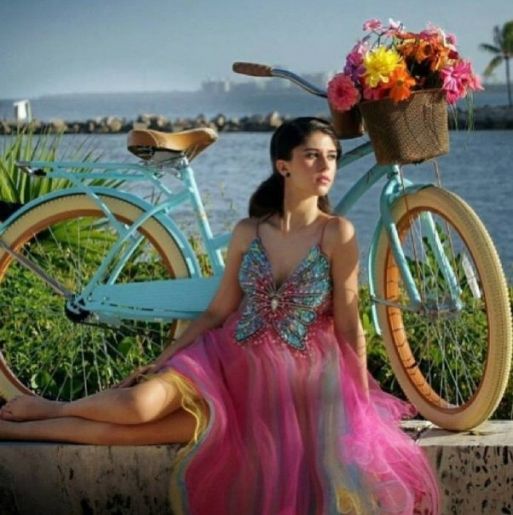 Голая Элизабет Элиас фото 6