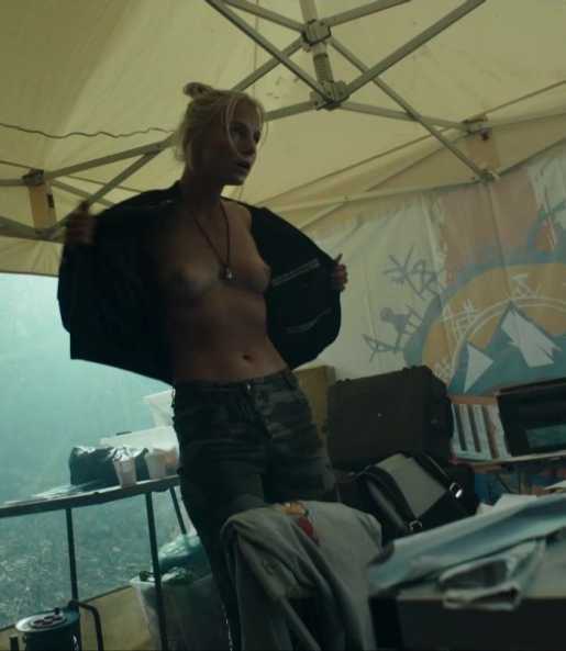 Голая Линда Лапиньш фото 17