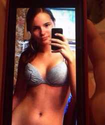 Голая Саша Спилберг